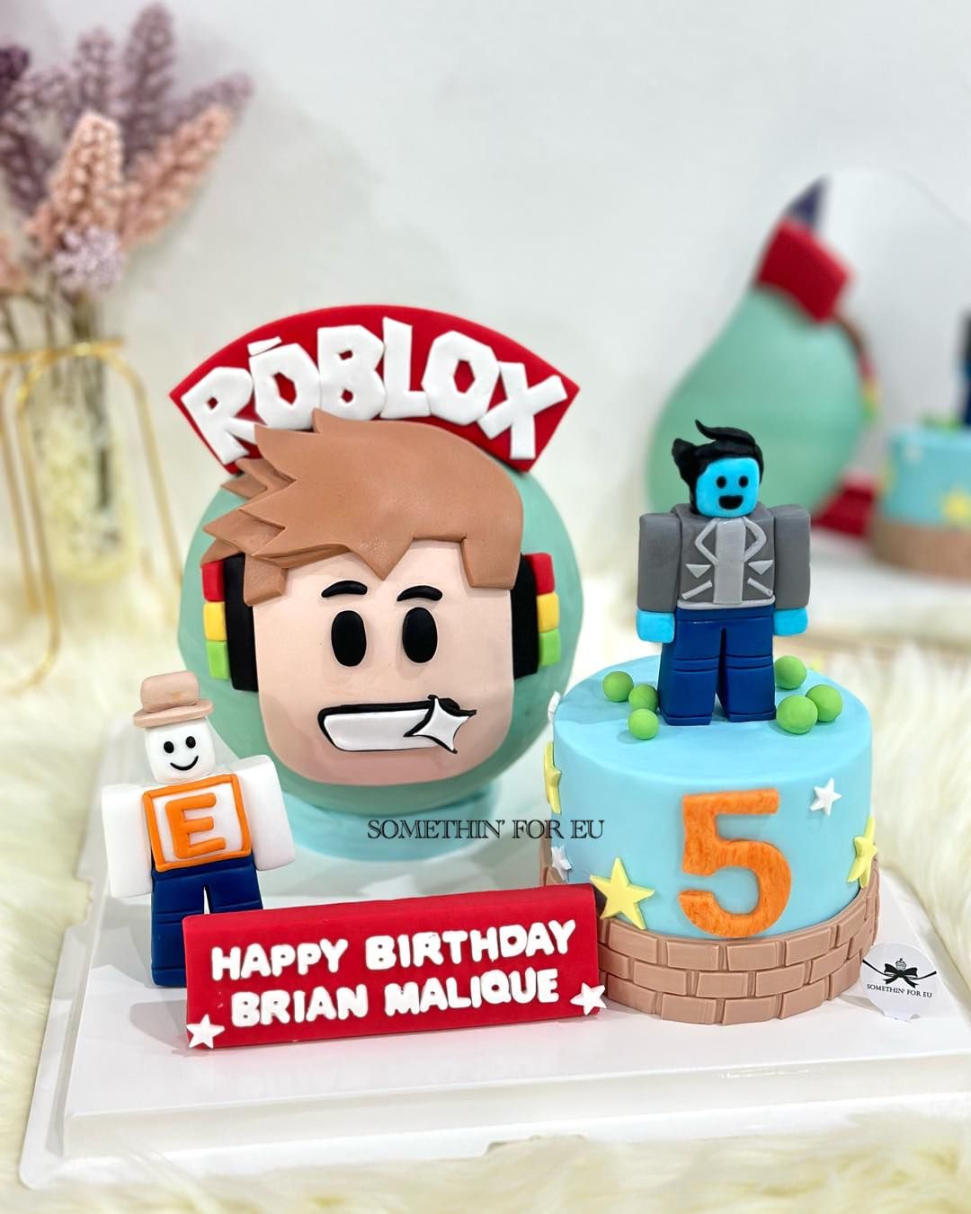 A Roblox Bed Wars Cake 